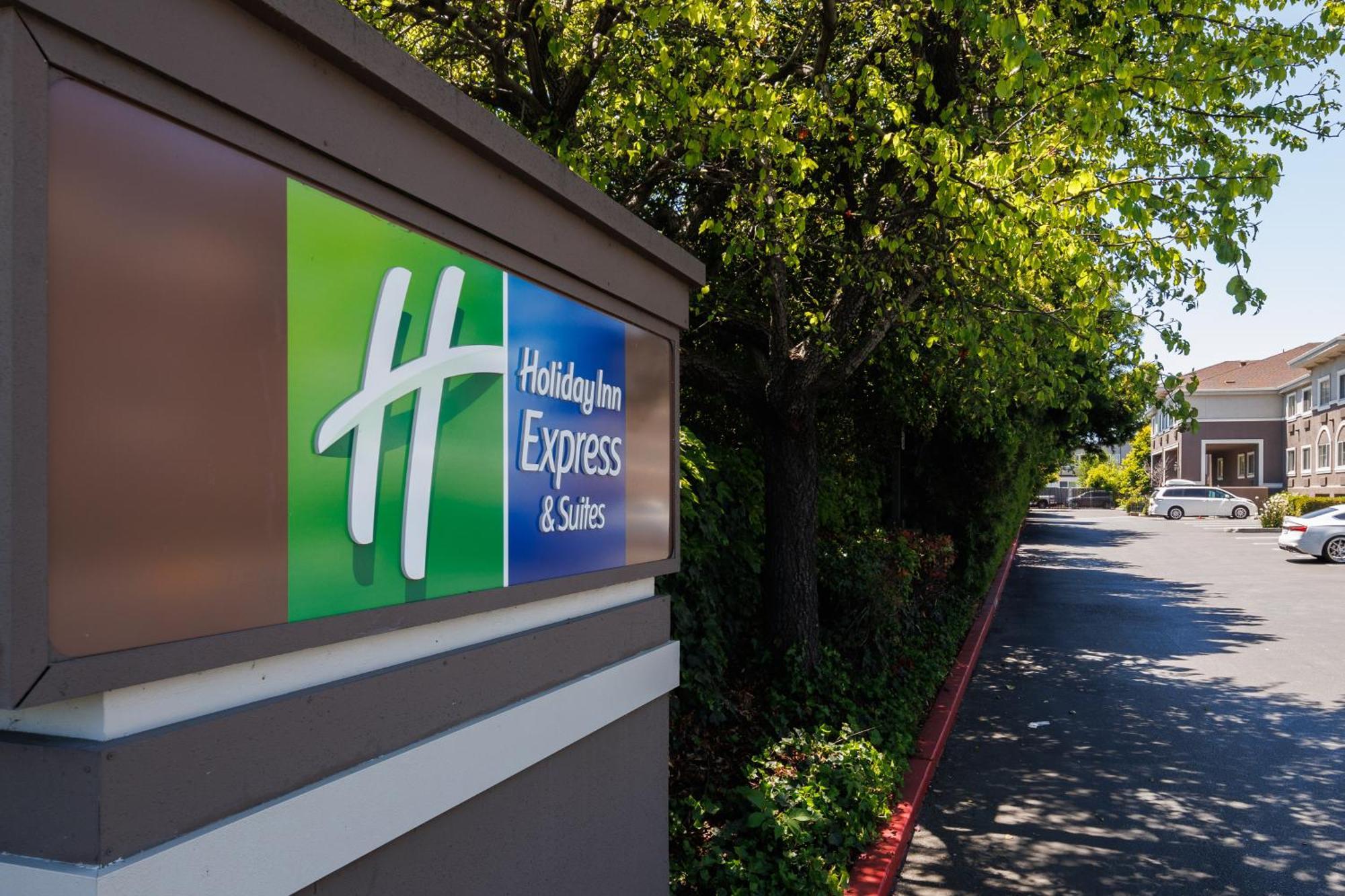Holiday Inn Express & Suites Mountain View Silicon Valley By Ihg Екстериор снимка