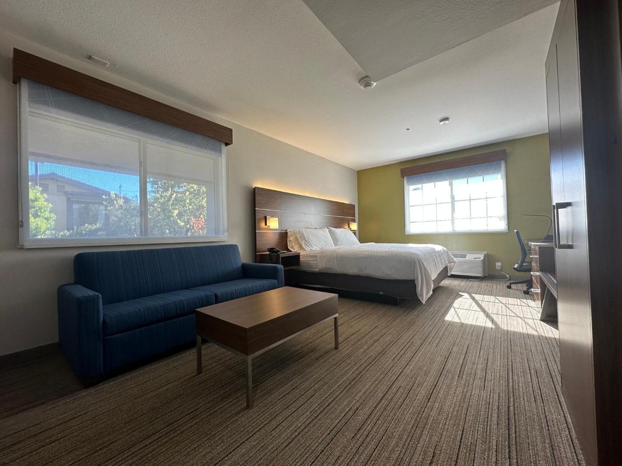 Holiday Inn Express & Suites Mountain View Silicon Valley By Ihg Екстериор снимка