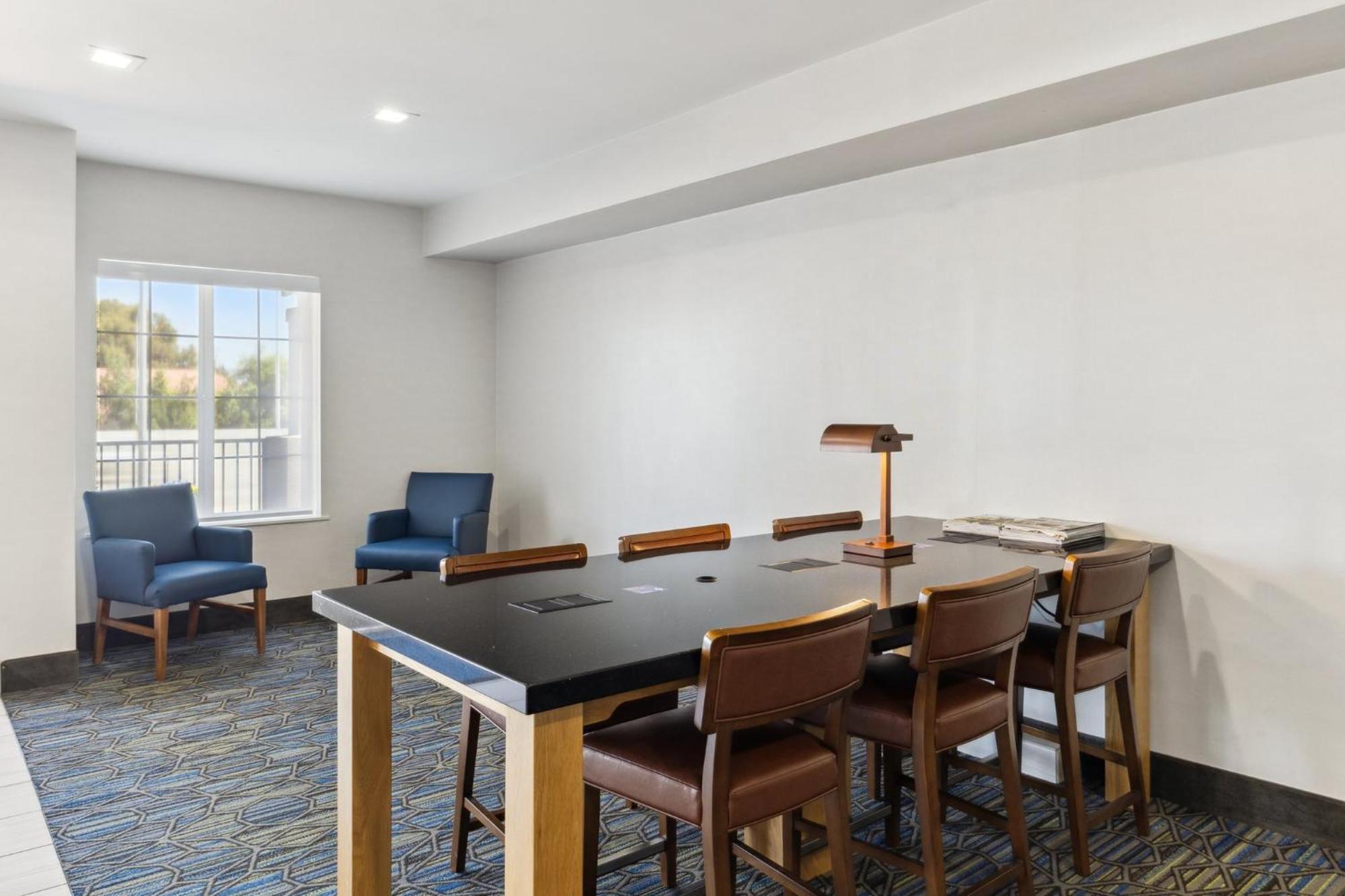 Holiday Inn Express & Suites Mountain View Silicon Valley By Ihg Екстериор снимка