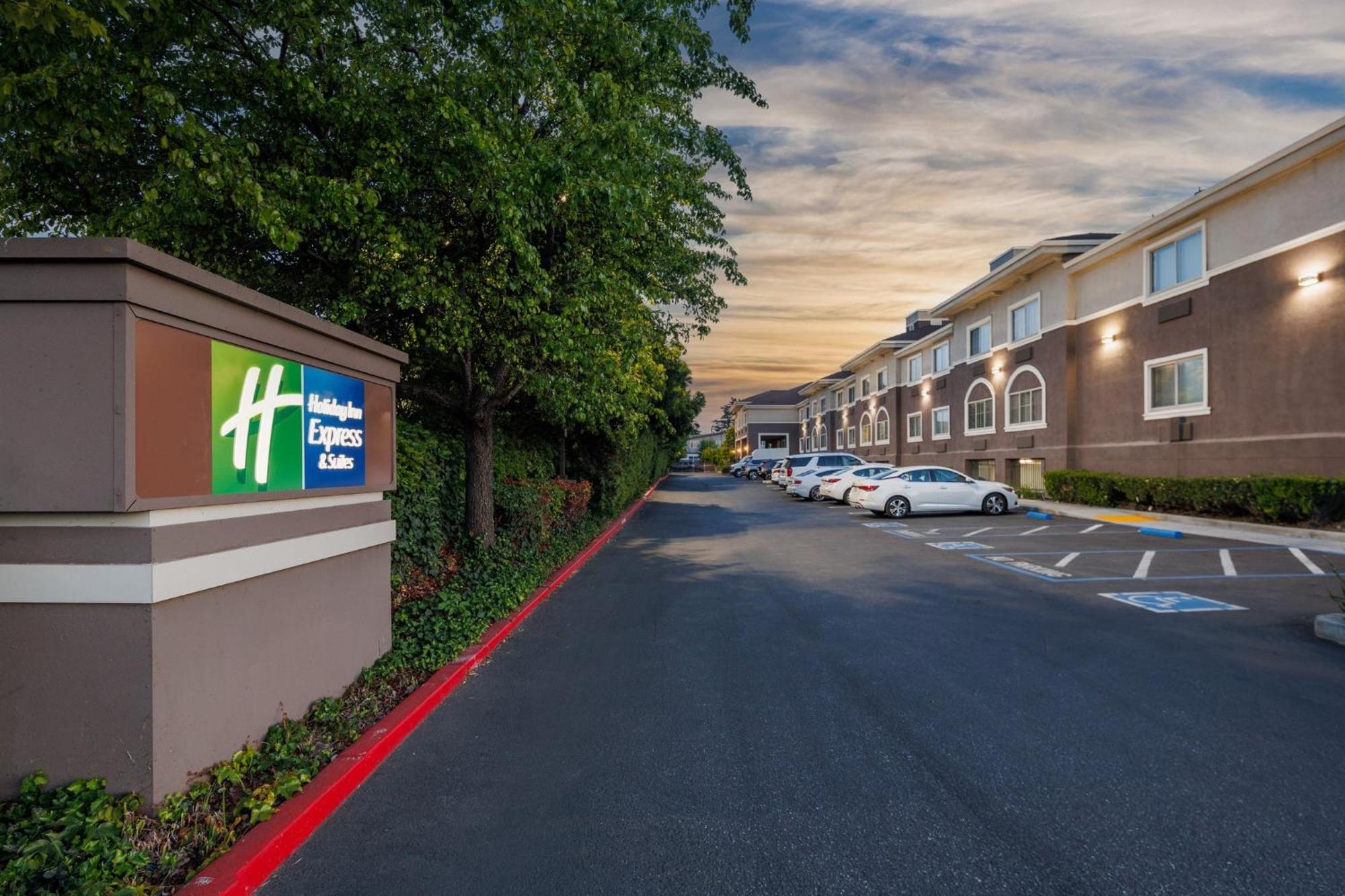 Holiday Inn Express & Suites Mountain View Silicon Valley By Ihg Екстериор снимка